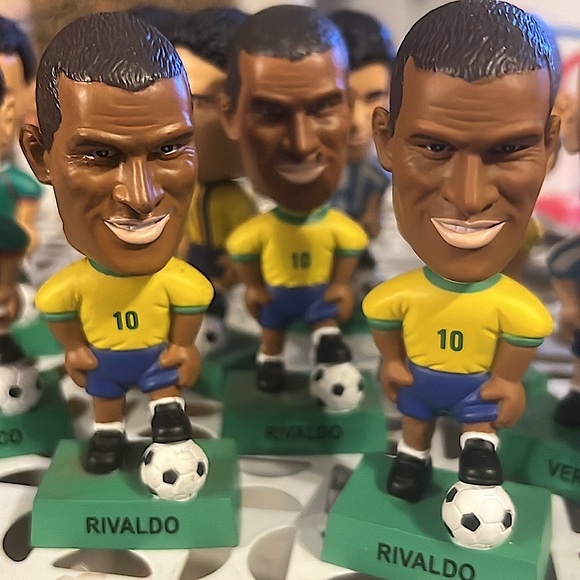 Lot of 15 Vintage Bobble Head Figures Soccer Headz Super...